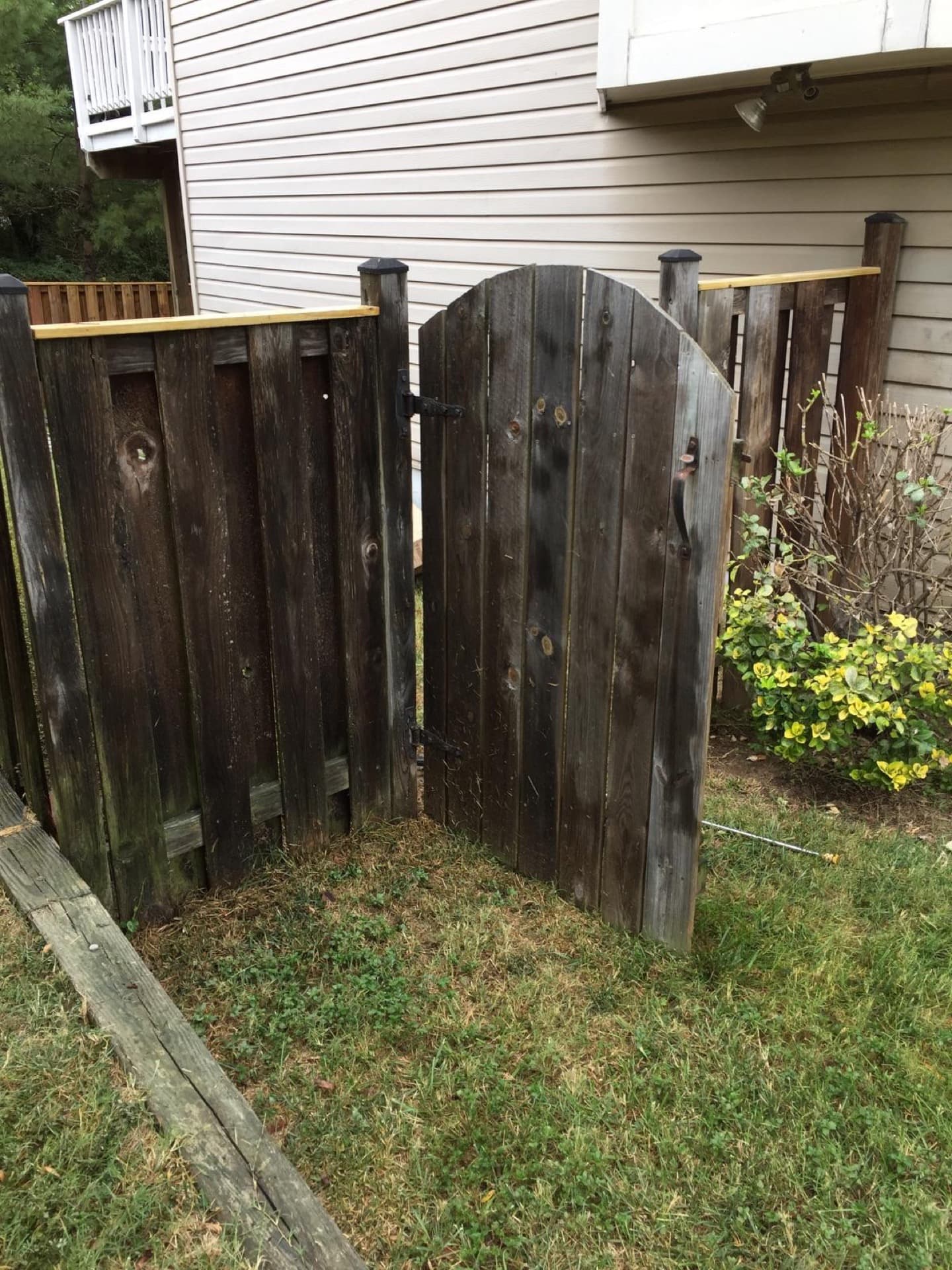 Fence construction by Expert Handyman